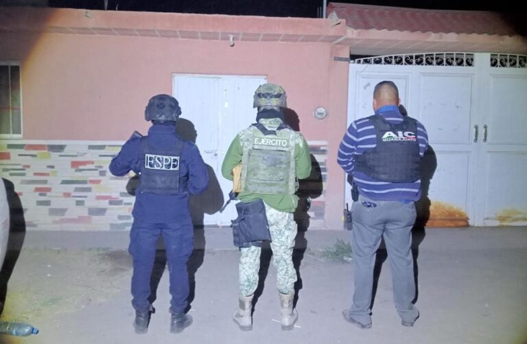 Aseguran armas, granada, droga y vehículos en cateo en San Luis de la Paz, Gto.